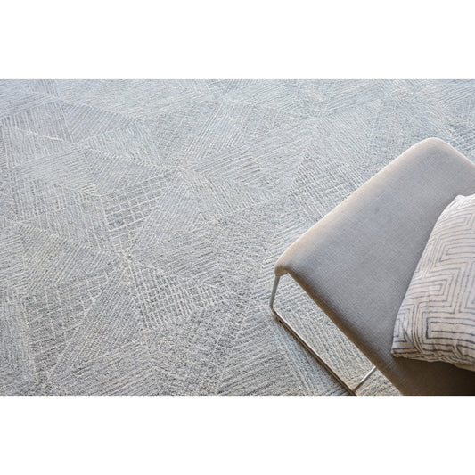 Caprice 4759 Rug by Exquisite Rugs in light silver, ivory. Made from new zealand wool in a unique style.