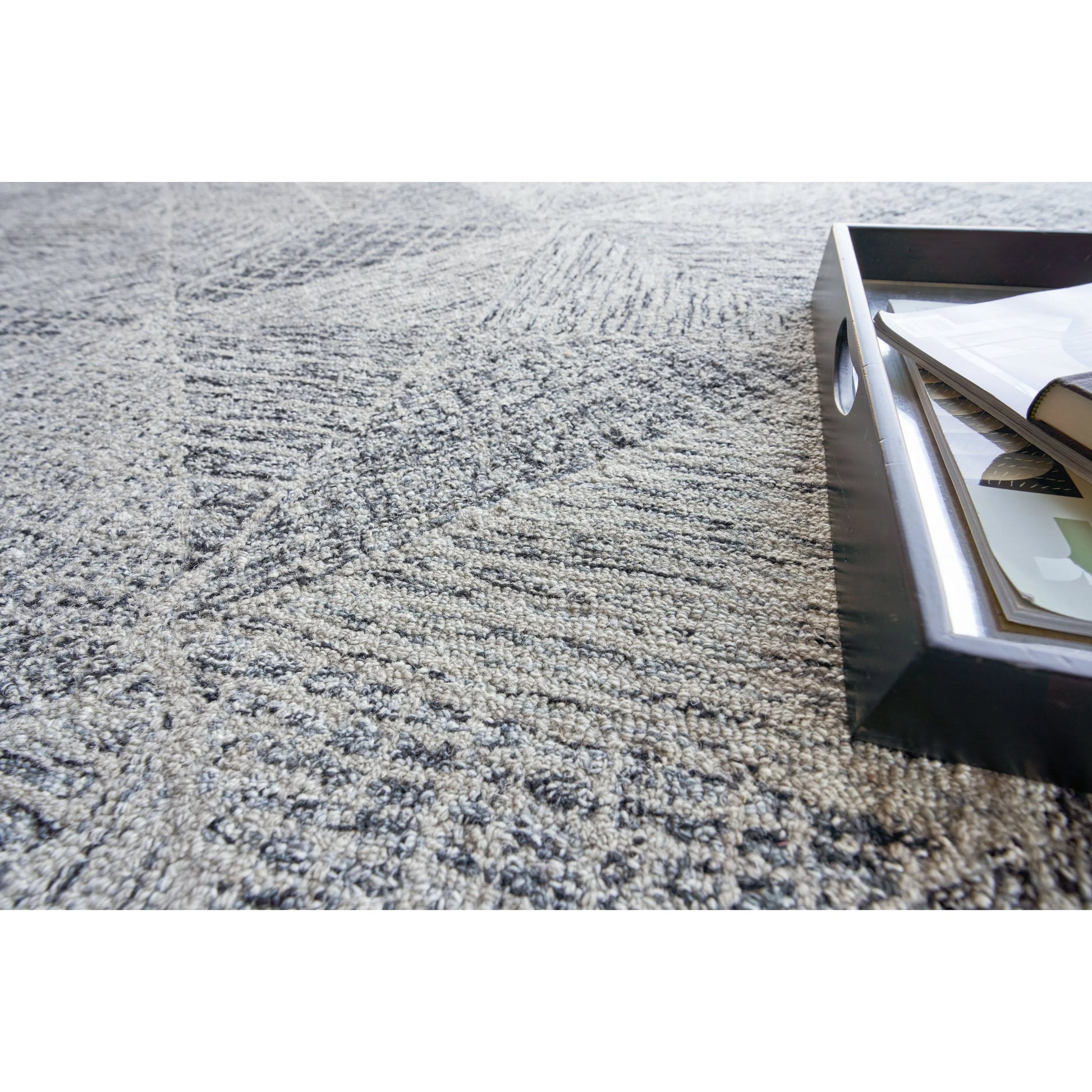 Caprice 4760 Rug by Exquisite Rugs in black, silver. Made from new zealand wool in a unique style.
