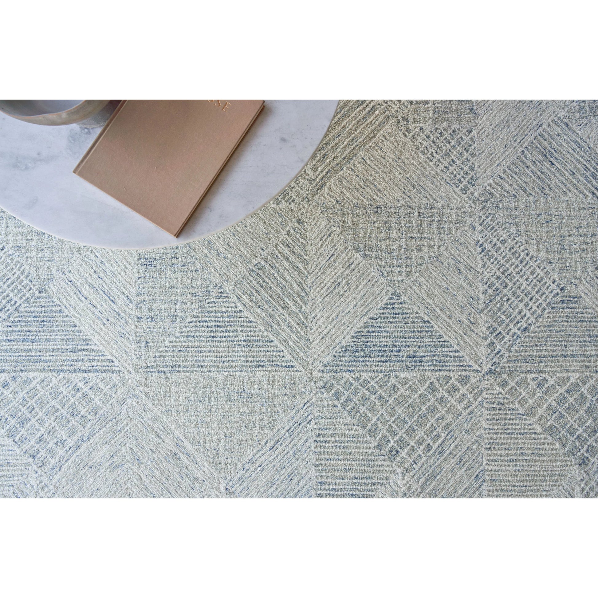 Caprice 4761 Rug by Exquisite Rugs in light blue, ivory. Made from new zealand wool in a unique style.