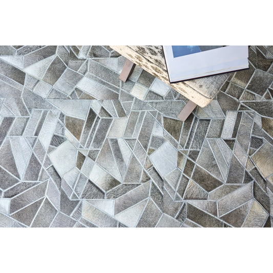 Natural Hide 4782 Rug by Exquisite Rugs in gray, ivory. Made from leather hide in a unique style.