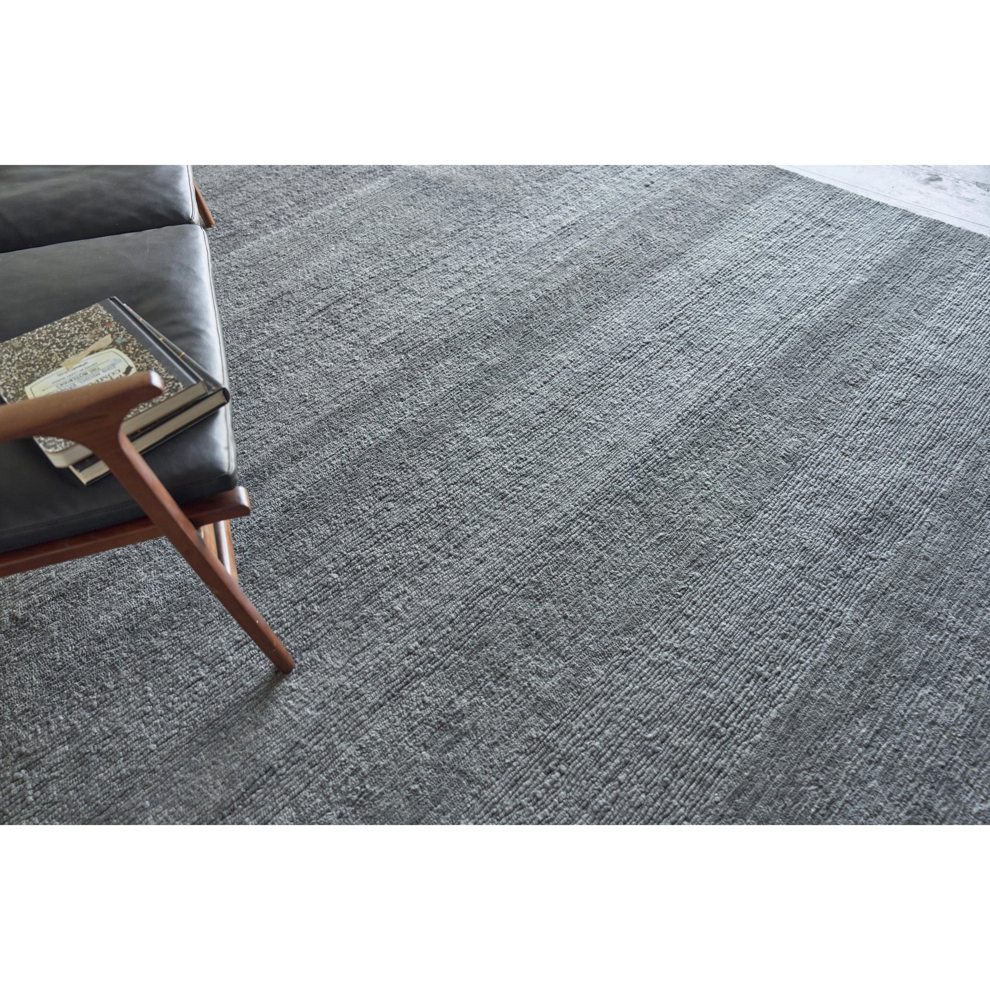 Merino Wool 4805 Rug by Exquisite Rugs in dark gray. Made from merino wool in a unique style.