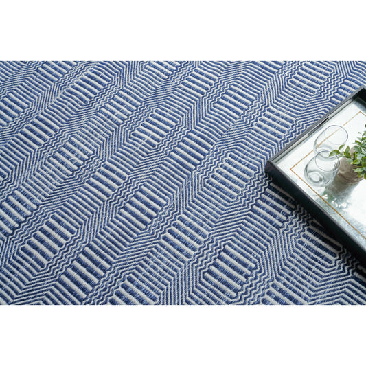 Naples 4884 Rug by Exquisite Rugs in blue/ivory. Made from ivory in a unique style.