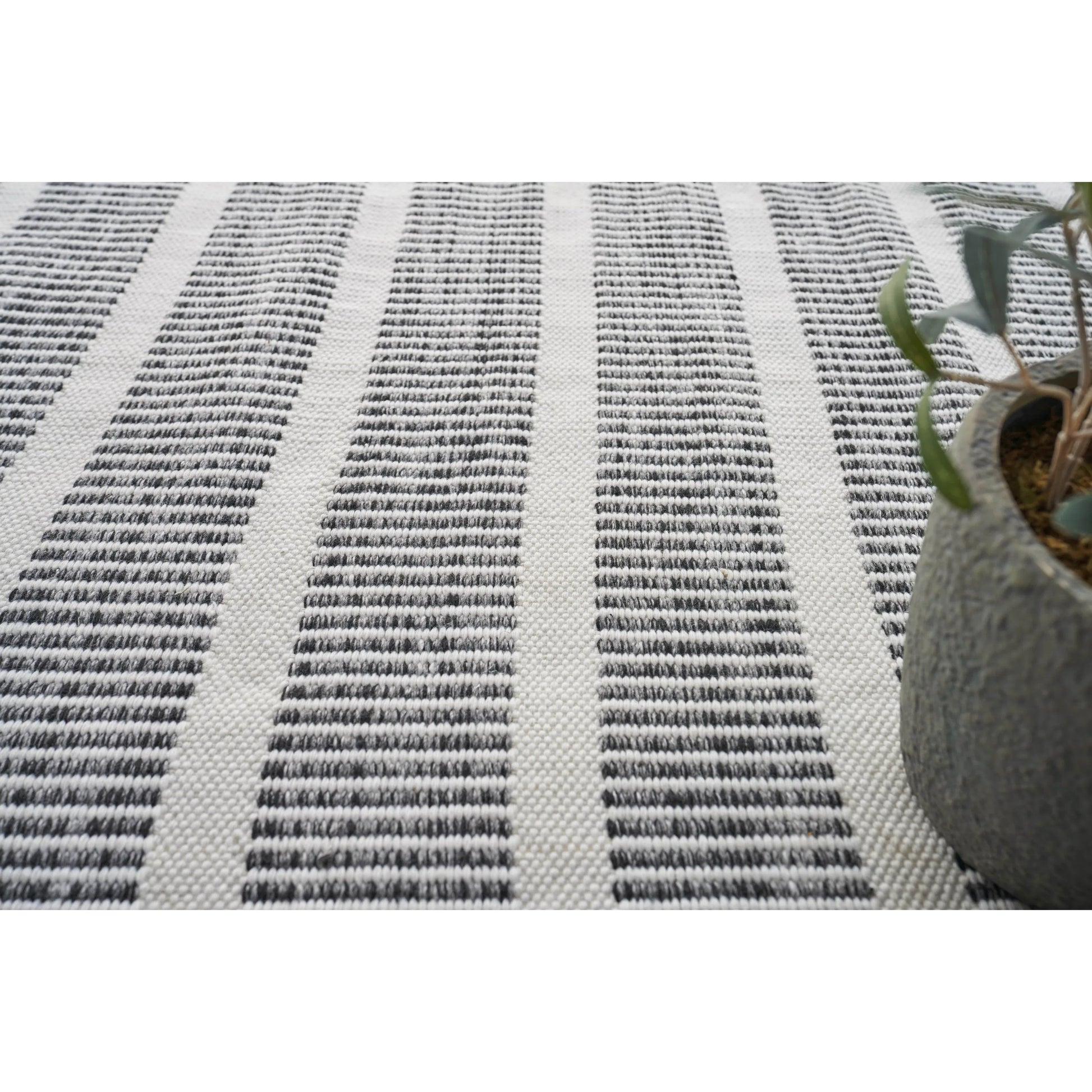 Boca Rug by Exquisite Rugs. Made from pet yarn in a unique style.
