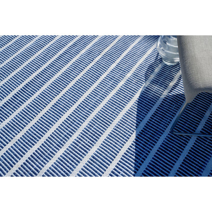 Boca 4890 Rug by Exquisite Rugs in ivory, blue. Made from pet yarn in a unique style.