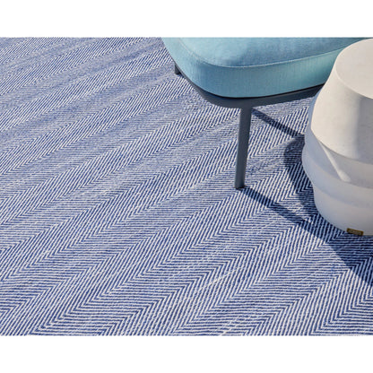 Bintan 4895 Rug by Exquisite Rugs in ivory, blue. Made from pet yarn in a unique style.