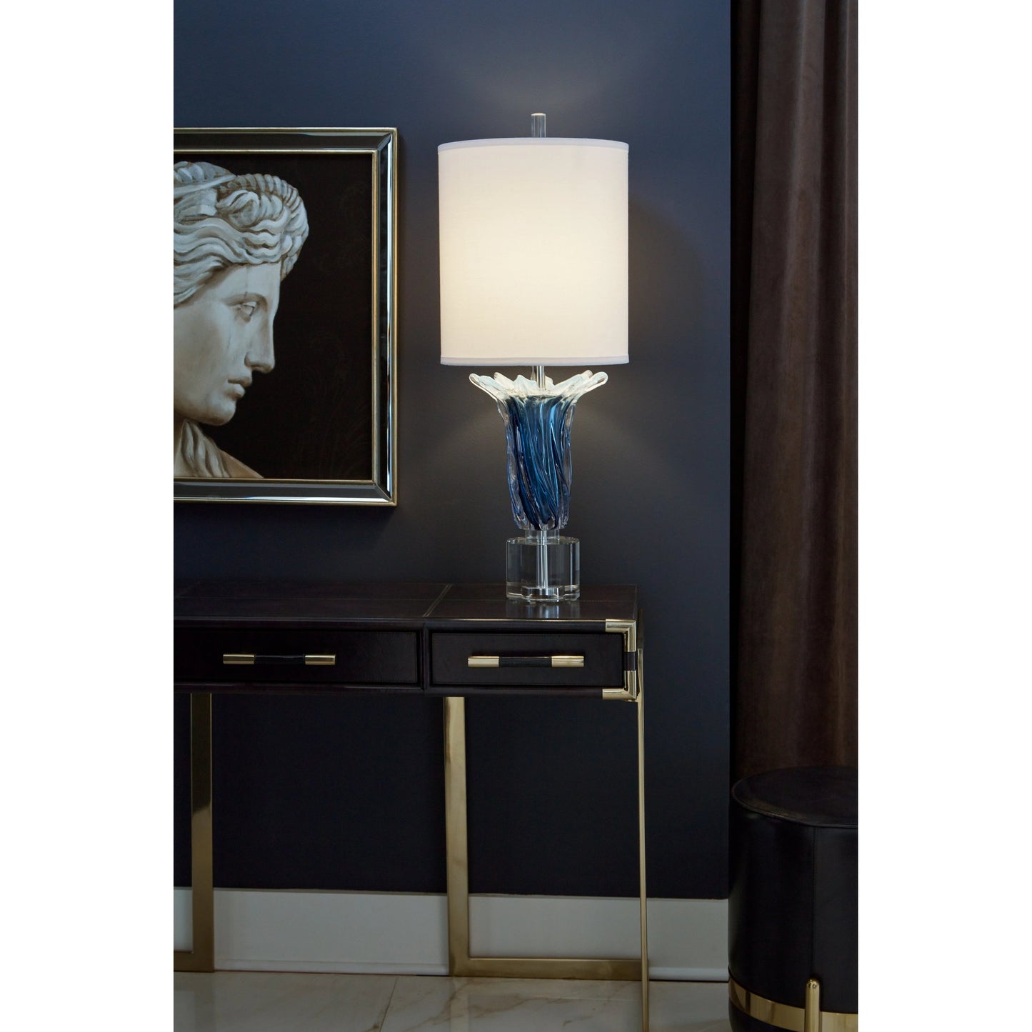 004 SR-837120 | Lifestyle | Bruce Stool by Wildwood in midnightblue, antique brass. Made from leather, stainless steel in a modern style.