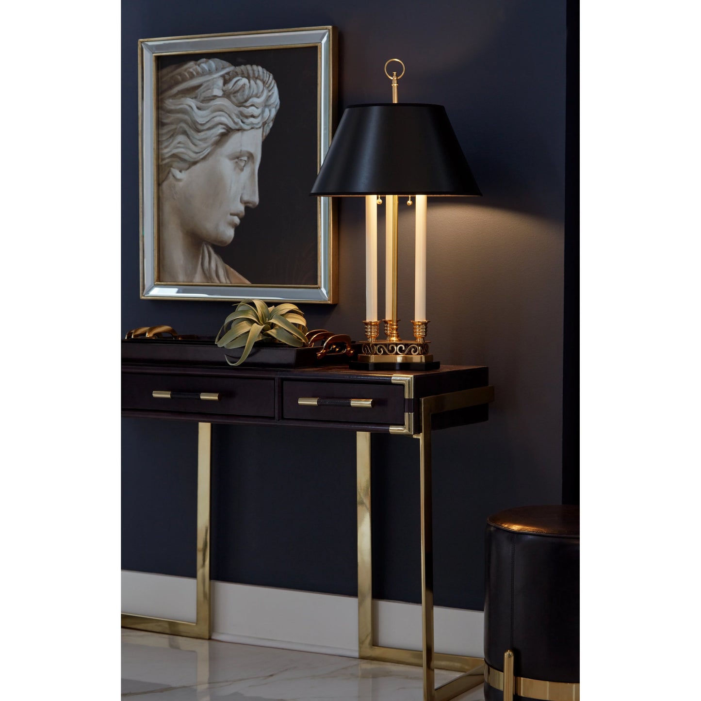 005 SR-837120 | Lifestyle | Bruce Stool by Wildwood in midnightblue, antique brass. Made from leather, stainless steel in a modern style.