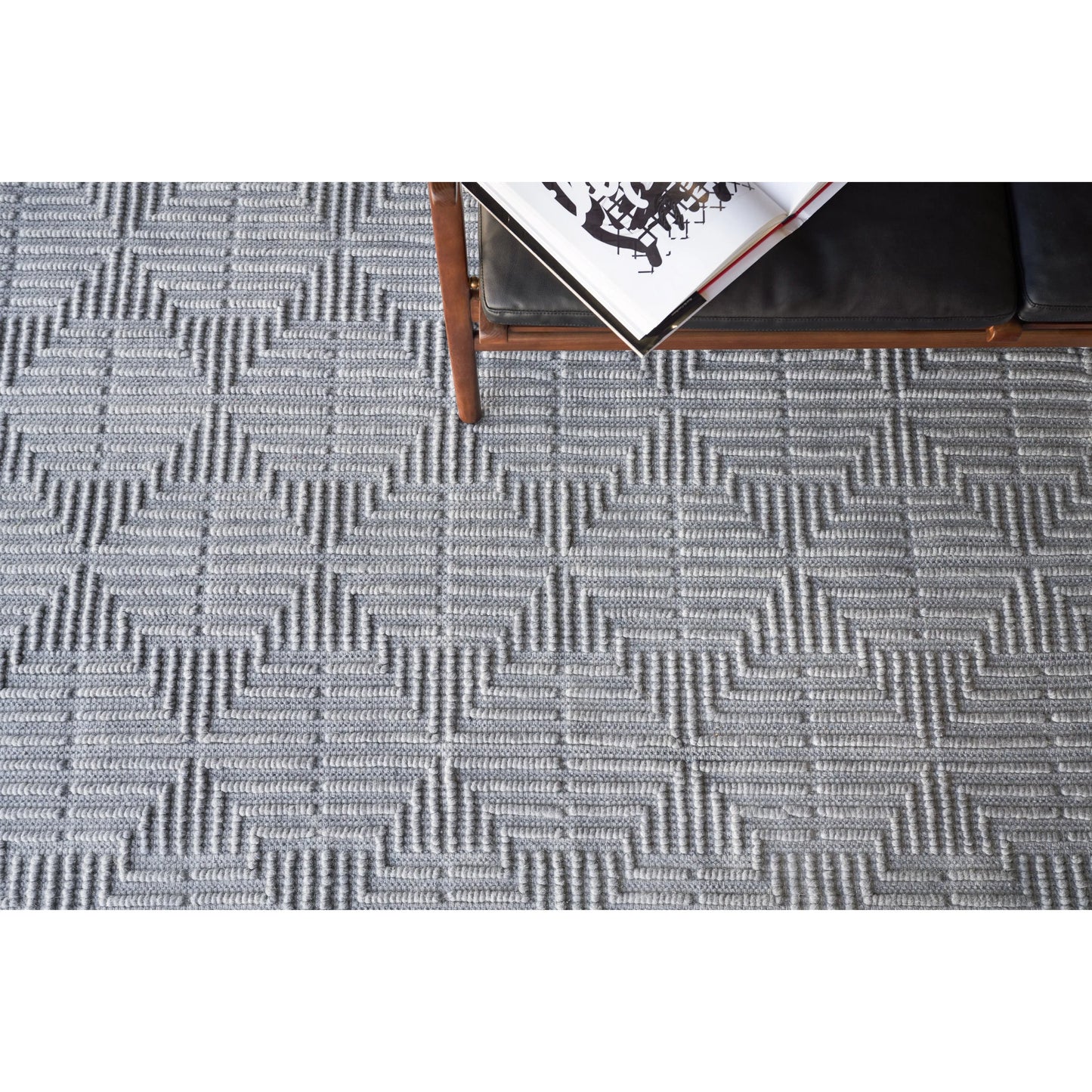 215 SI-2384321 | Lifestyle | Manzoni Rug by Exquisite Rugs. Made from new zealand wool in a unique style.