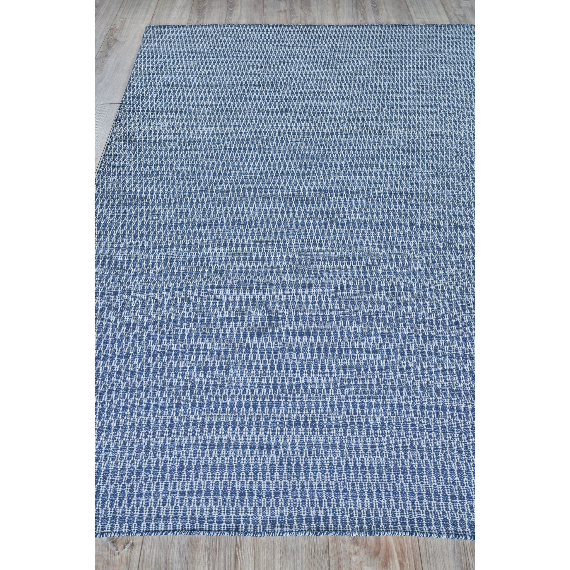 Florence 4962 Rug by Exquisite Rugs in navy. Made from pet yarn in a unique style.