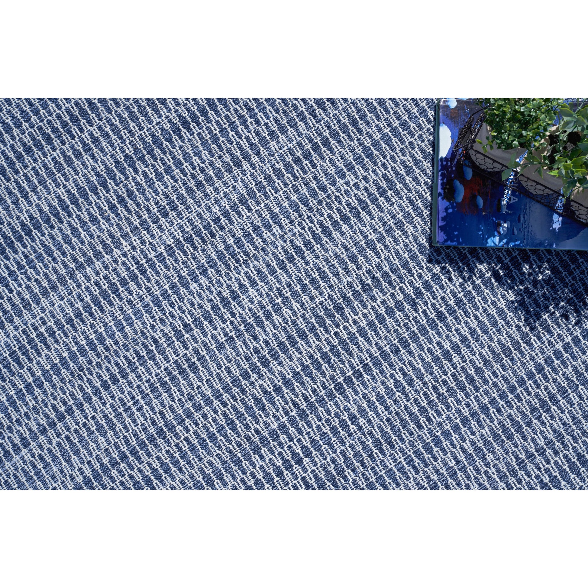 Florence 4962 Rug by Exquisite Rugs in navy. Made from pet yarn in a unique style.