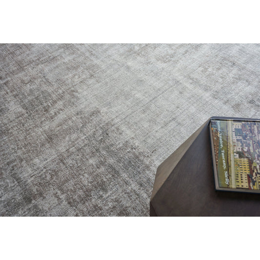Stone Wash Gazni 4970 Rug by Exquisite Rugs in silver, taupe. Made from new zealand wool, bamboo silk in a unique style.