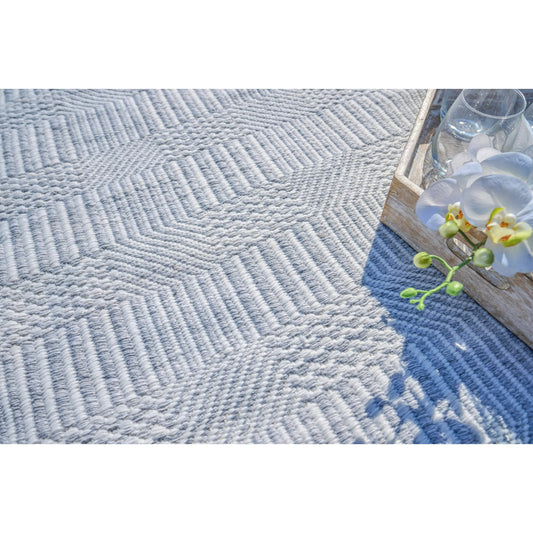 Naples 4981 Rug by Exquisite Rugs in light silver. Made from p.e.t. yarn in a unique style.