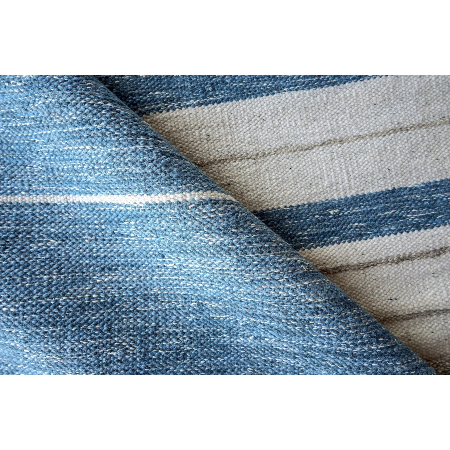 002 SI-2222220,SI-2222221,SI-2384345 | Closeup | Scandinavian Rug by Exquisite Rugs in blue, ivory. Made from new zealand wool in a unique style.