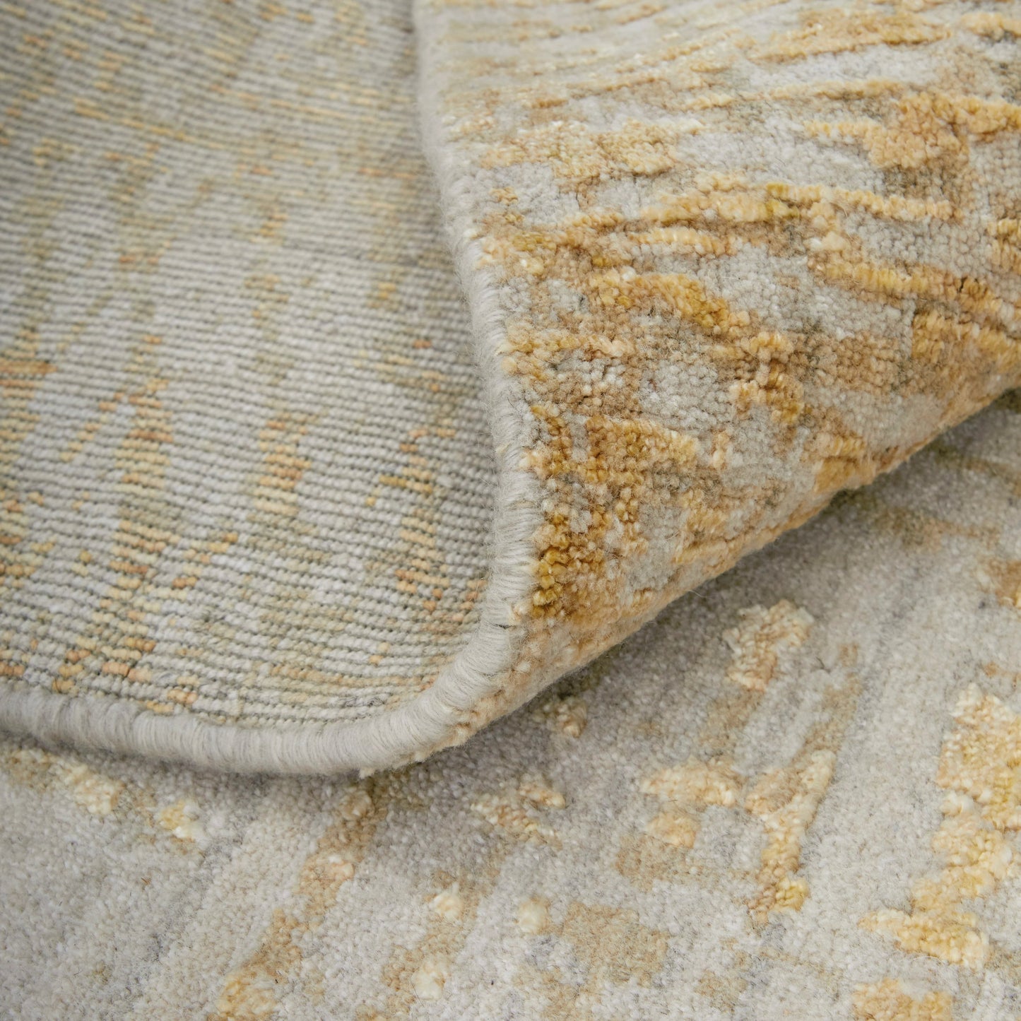 004 SI-2635492,SI-2635493,SI-2635494 | Closeup | Eastfield Rug - EAS69FRF by Feizy in yellow, ivory, gold. Made from viscose, wool in a unique style.
