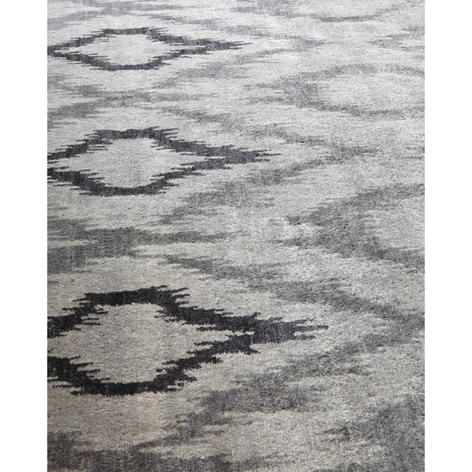 Bamboo Silk 5001 Rug by Exquisite Rugs in silver, charcoal. Made from bamboo silk in a unique style.