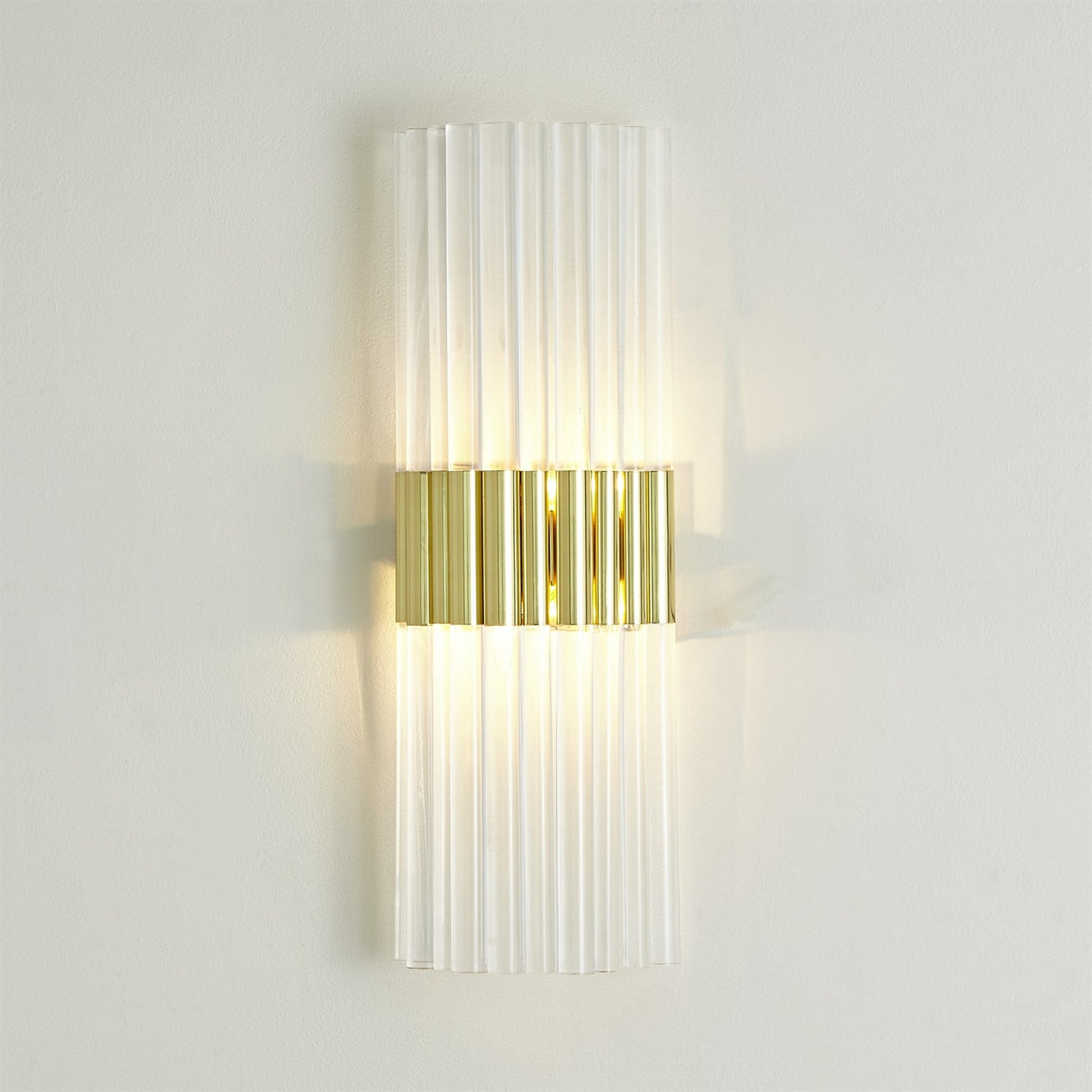 Acrylic Sconce by Global Views. Made from acrylic in a transitional style.