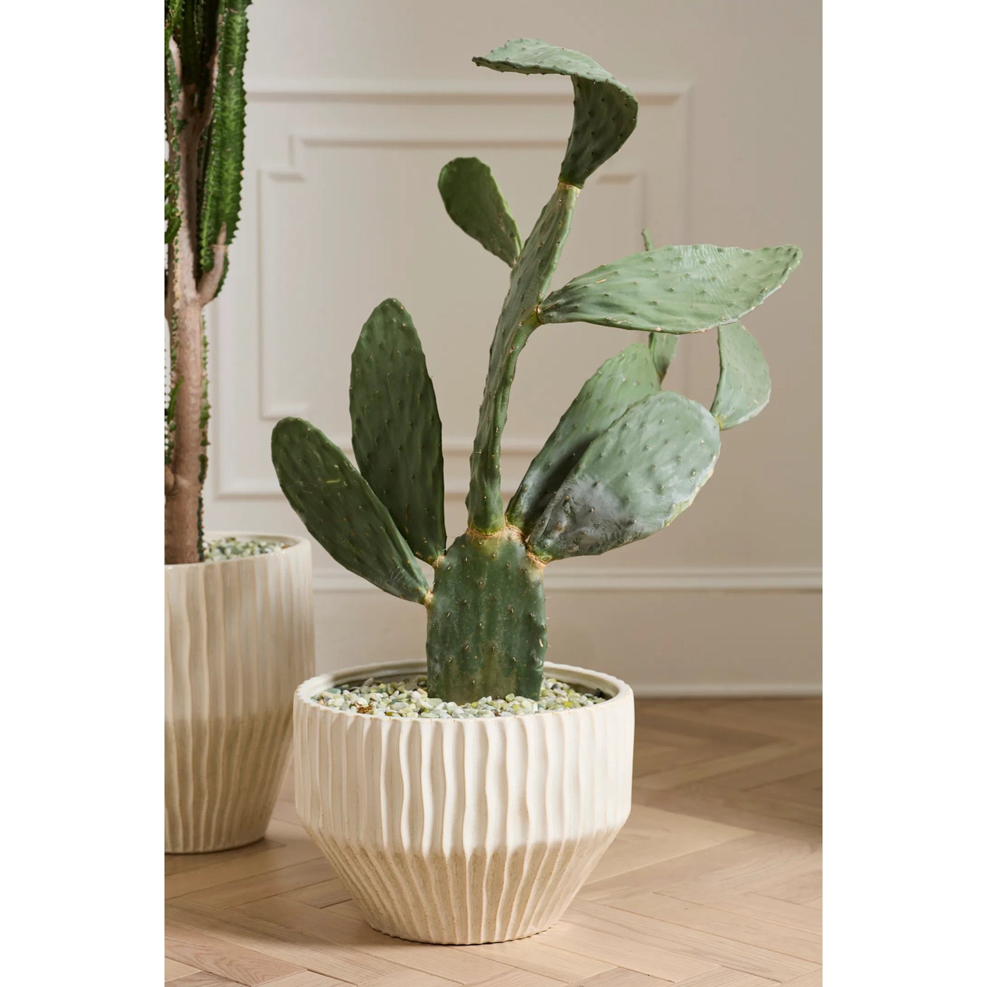 Cameron Pot by Accent Decor in white. Made from ceramic in a unique style.