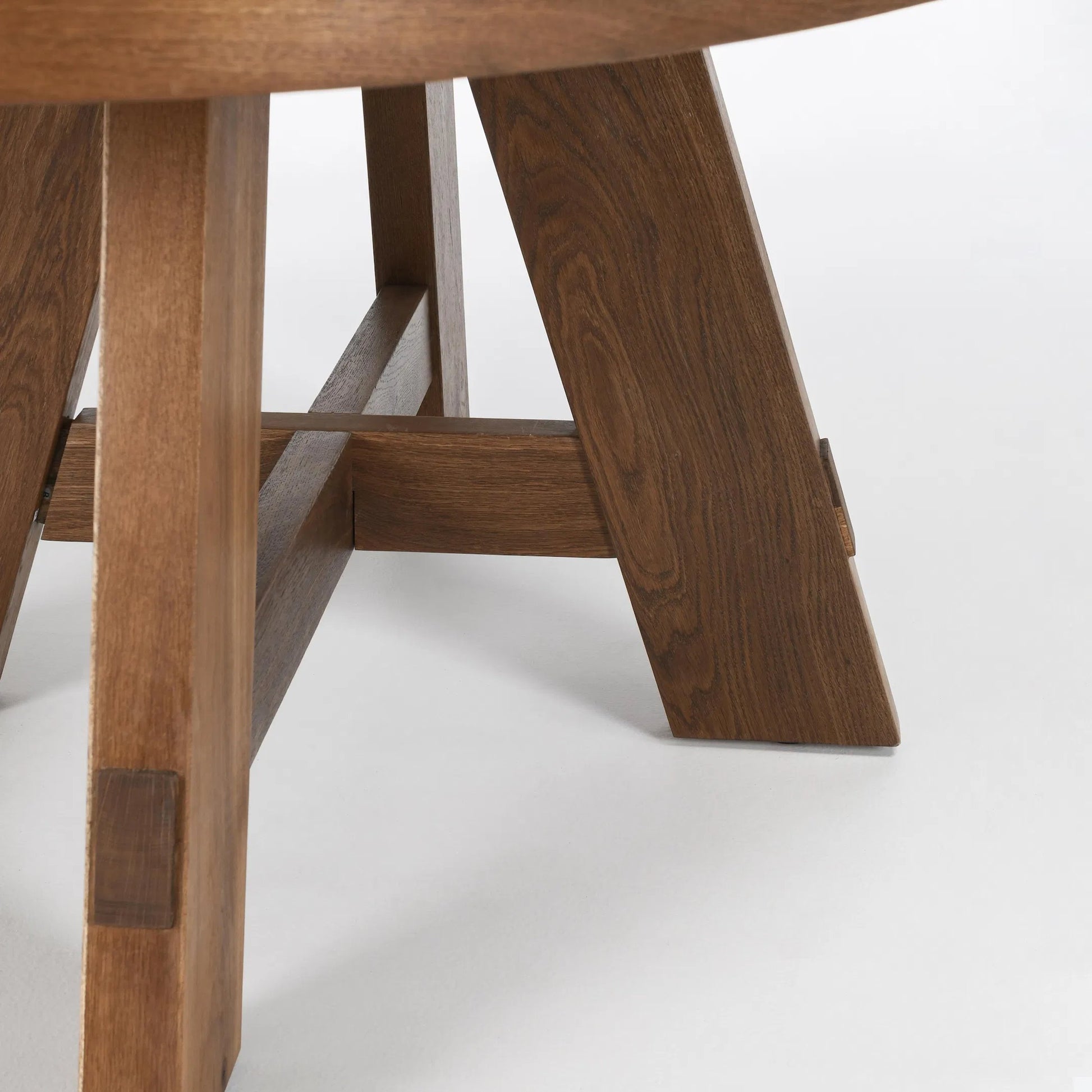 Santa Barbara Oval Wood Dining Table by Classic Home. Made from oak veneer, acacia wood, plywood in a unique style.