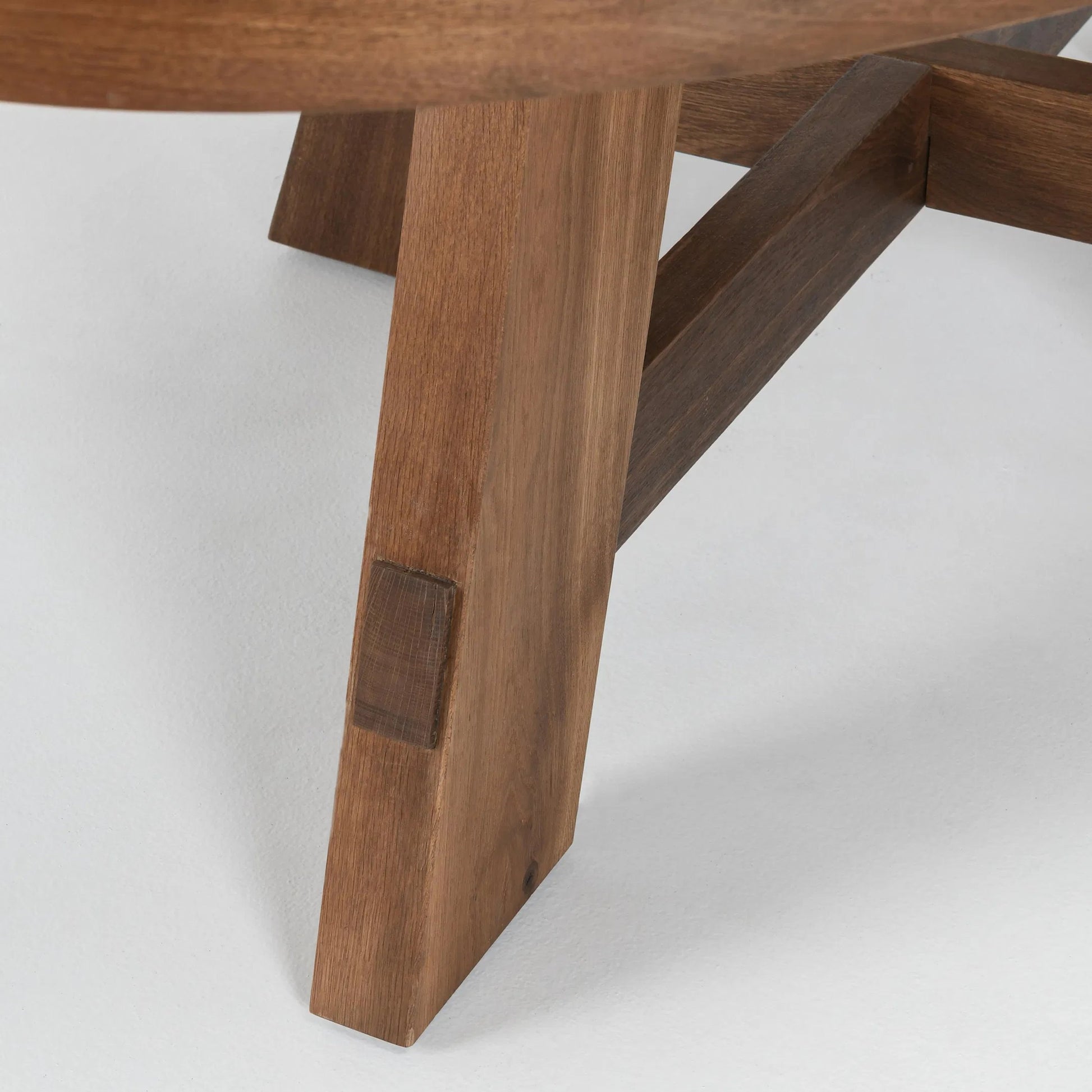 Santa Barbara Oval Wood Dining Table by Classic Home. Made from oak veneer, acacia wood, plywood in a unique style.