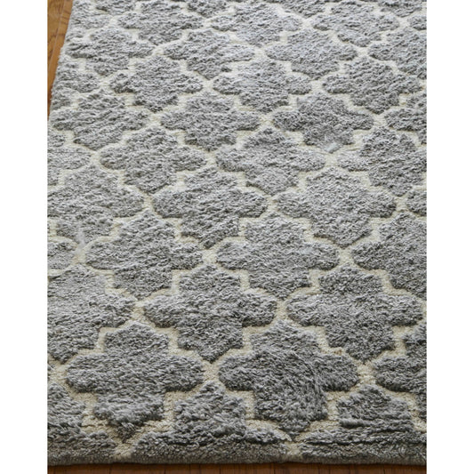 Lux Look 5189 Rug by Exquisite Rugs in silver. Made from bamboo silk in a unique style.