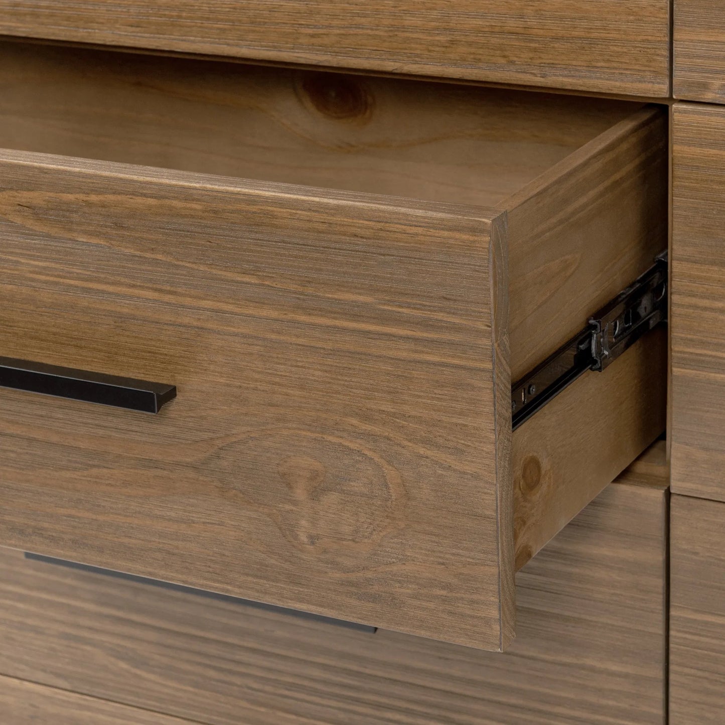 020 SI-2537802 | Closeup | Fenmore 6-Drawer Dresser by Kosas Home. Made from pine wood in a transitional style.