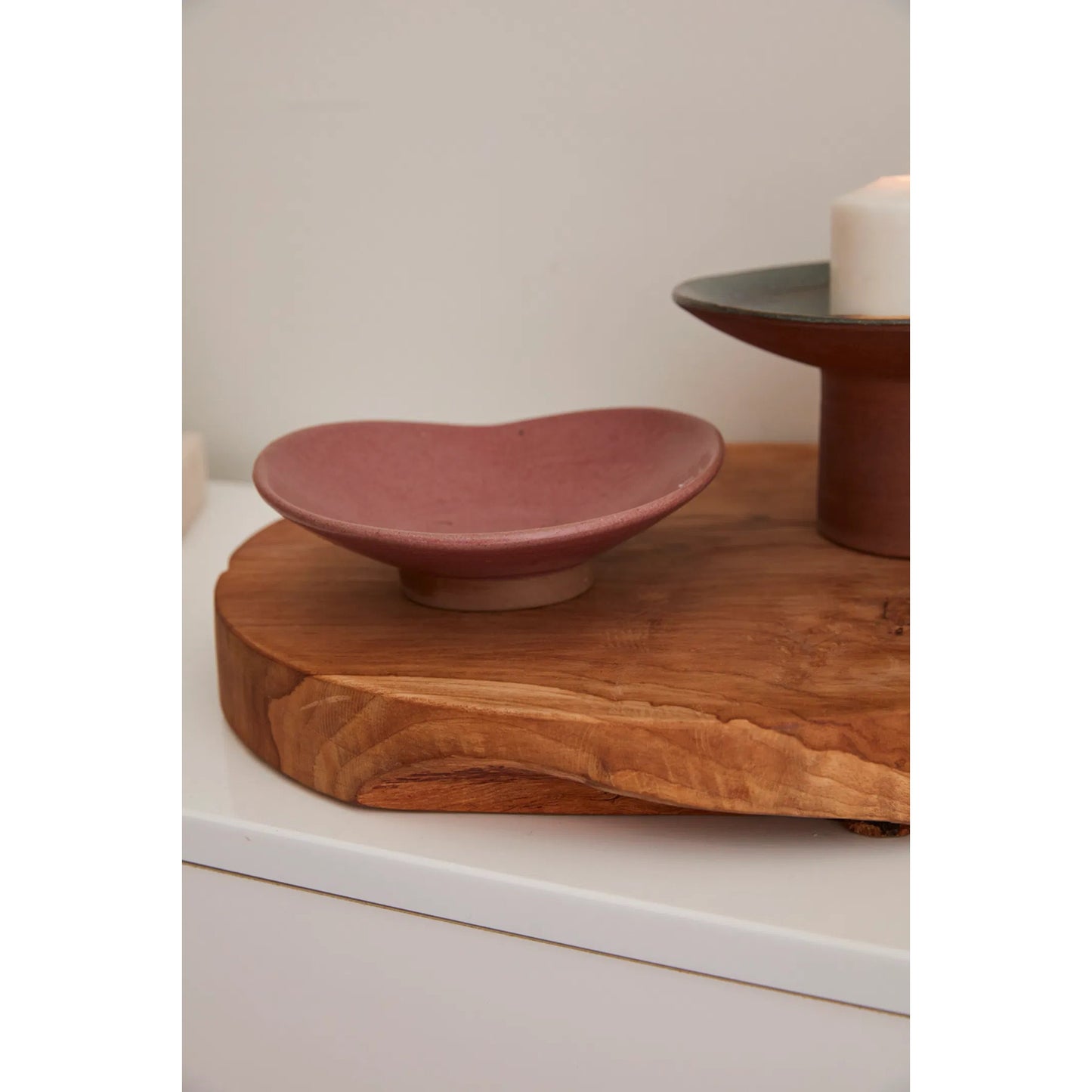 002 SI-2263778 | Lifestyle | Reyna Bowl by Accent Decor in pink. Made from ceramic in a unique style.