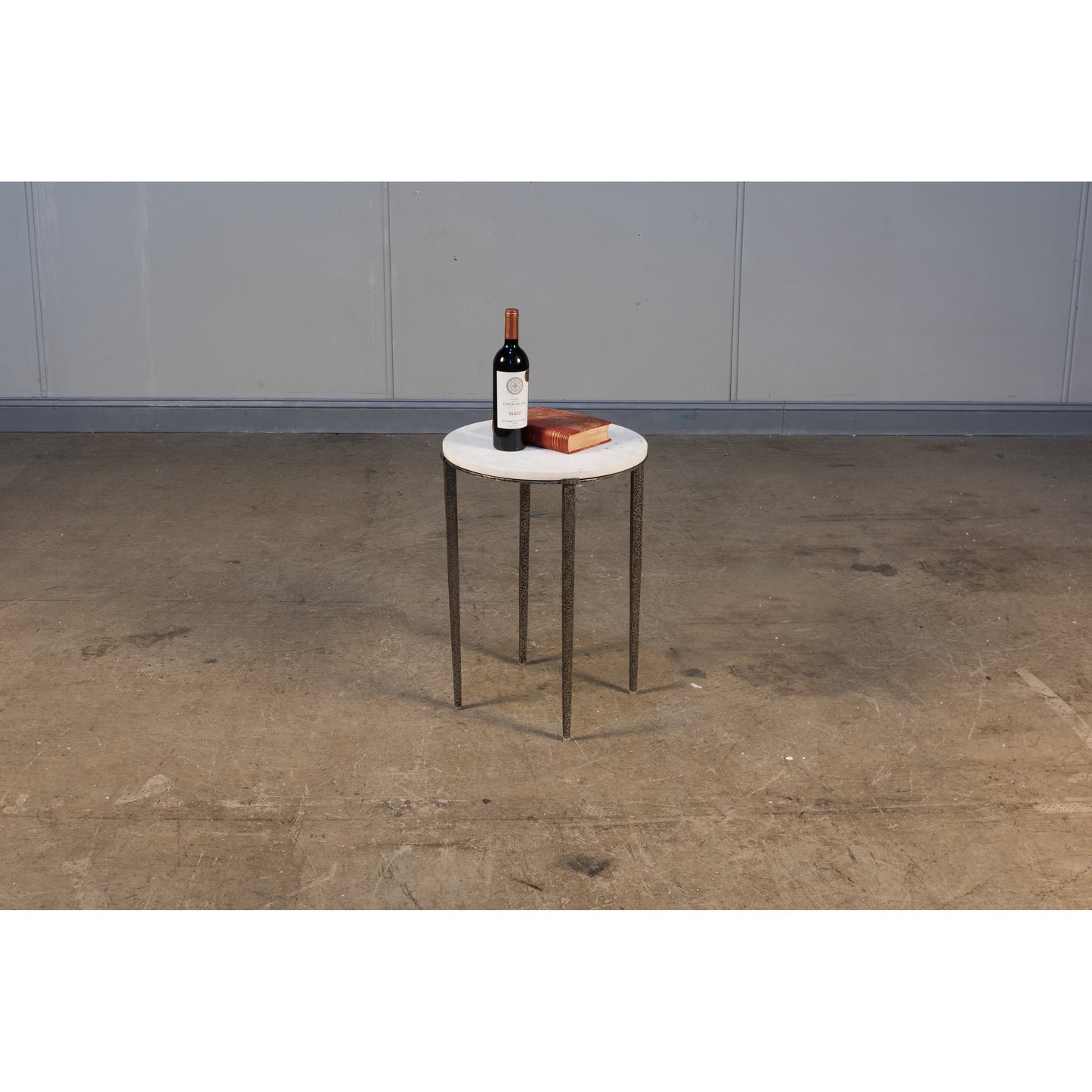 006 SR-857439 | Lifestyle | Banswara Round Table by Sarreid Ltd. in white and banswara marble w/lacquer. Made from marble, iron in a modern style.