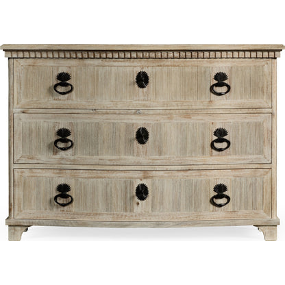 William Yeoward Bickerton 3 Drawer Dresser by Jonathan Charles in white and washed acacia. Made from acacia in a cottage & farmhouse style.