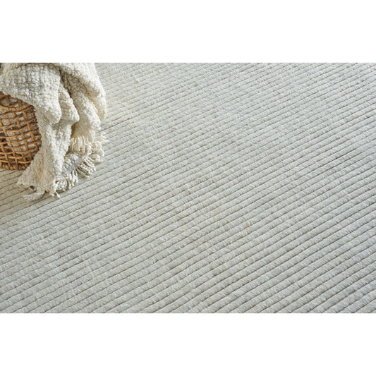 Kaza 5304 Rug by Exquisite Rugs in ivory. Made from new zealand wool in a unique style.