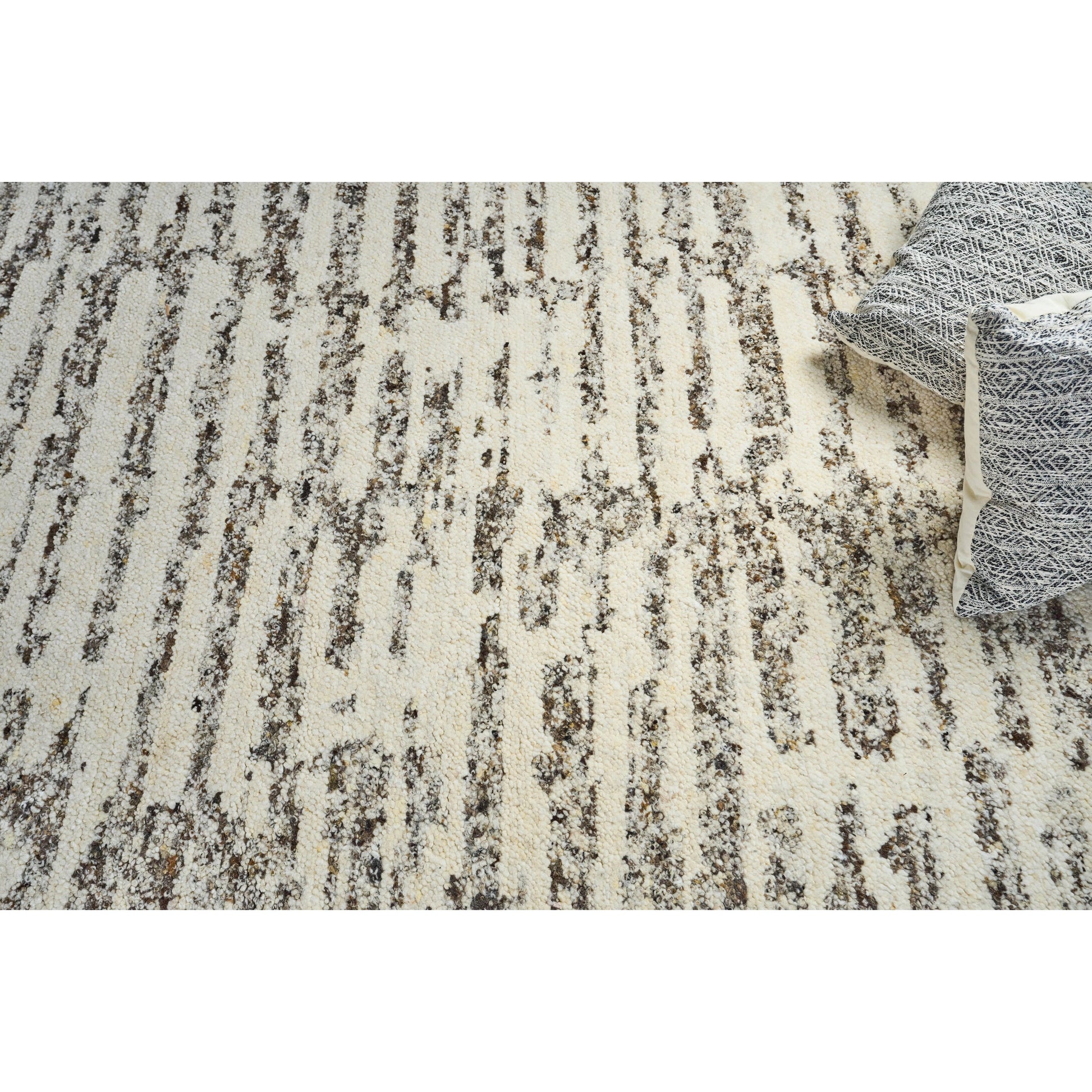 Tahoe 5316 Rug by Exquisite Rugs in brown, taupe, ivory. Made from wool in a unique style.