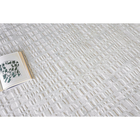 Crescendo 5323 Rug by Exquisite Rugs in ivory. Made from bamboo silk and cotton in a unique style.