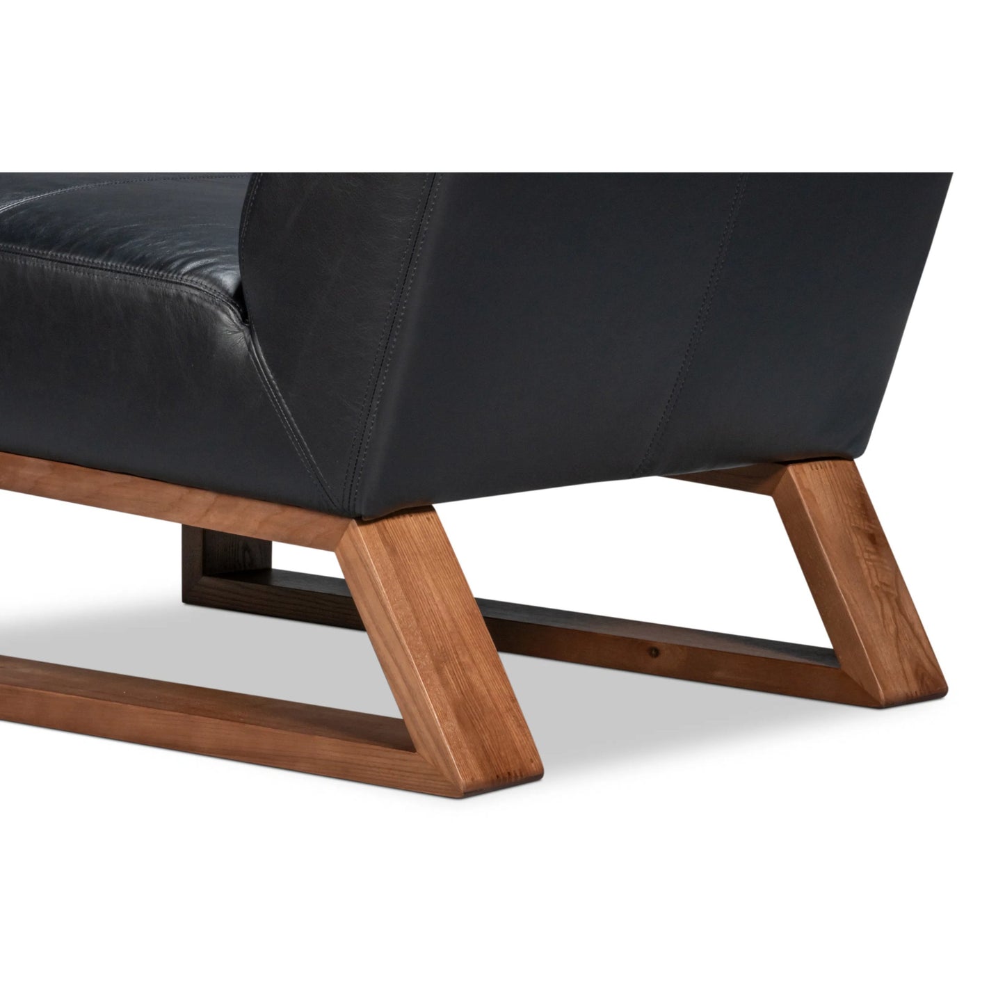 019 SI-2462104 | Closeup | Wylam Leather Chair by Sarreid Ltd. in onyx black. Made from unique in a traditional style.