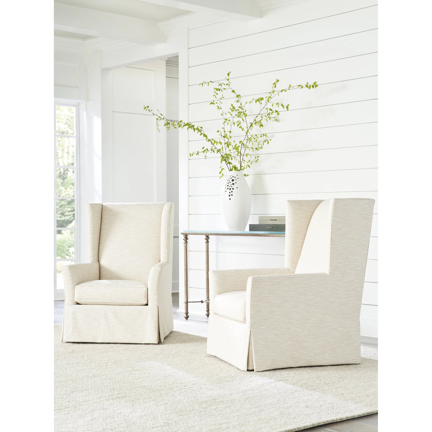 003 SI-1962988 | Lifestyle | El Moro Chair by Barclay Butera. Made from unique in a modern style.
