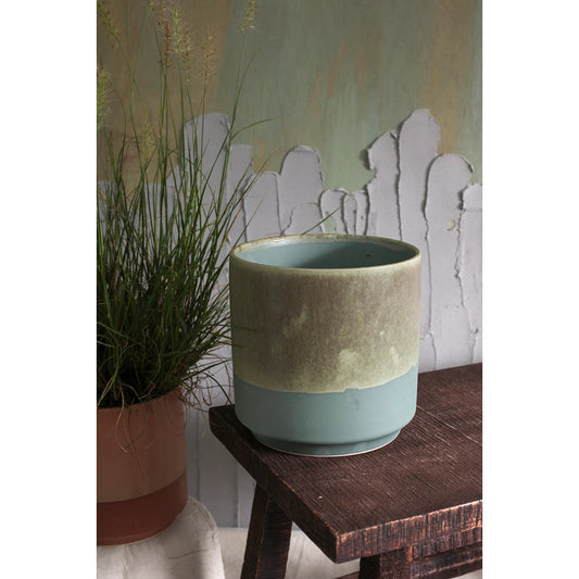 Gavin Pot by Accent Decor. Made from ceramic in a unique style.