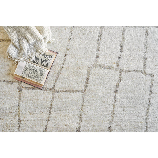Tahoe 5557 Rug by Exquisite Rugs in white, beige. Made from new zealand wool in a unique style.