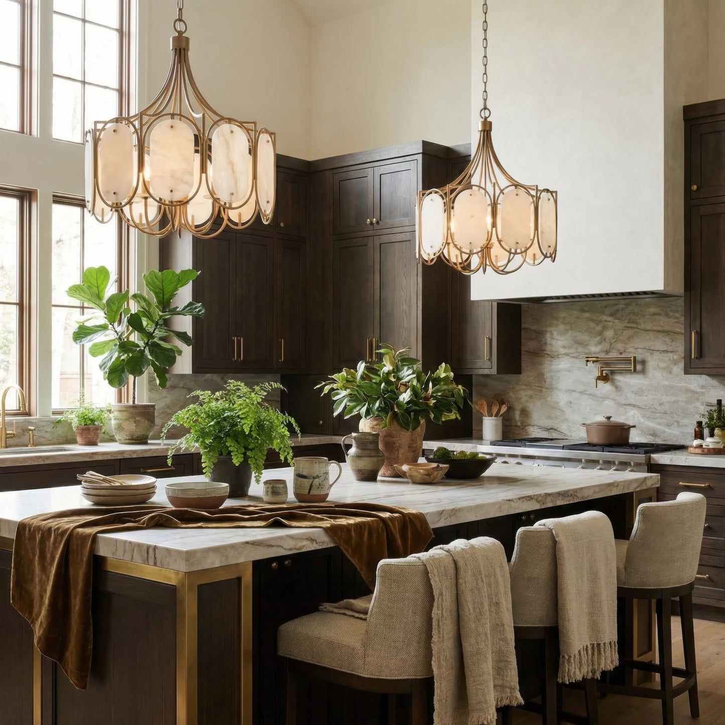 007 SI-2537012 | Lifestyle | Panelist 5 Light Pendant by Varaluz in gold. Made from steel, alabaster in a unique style.