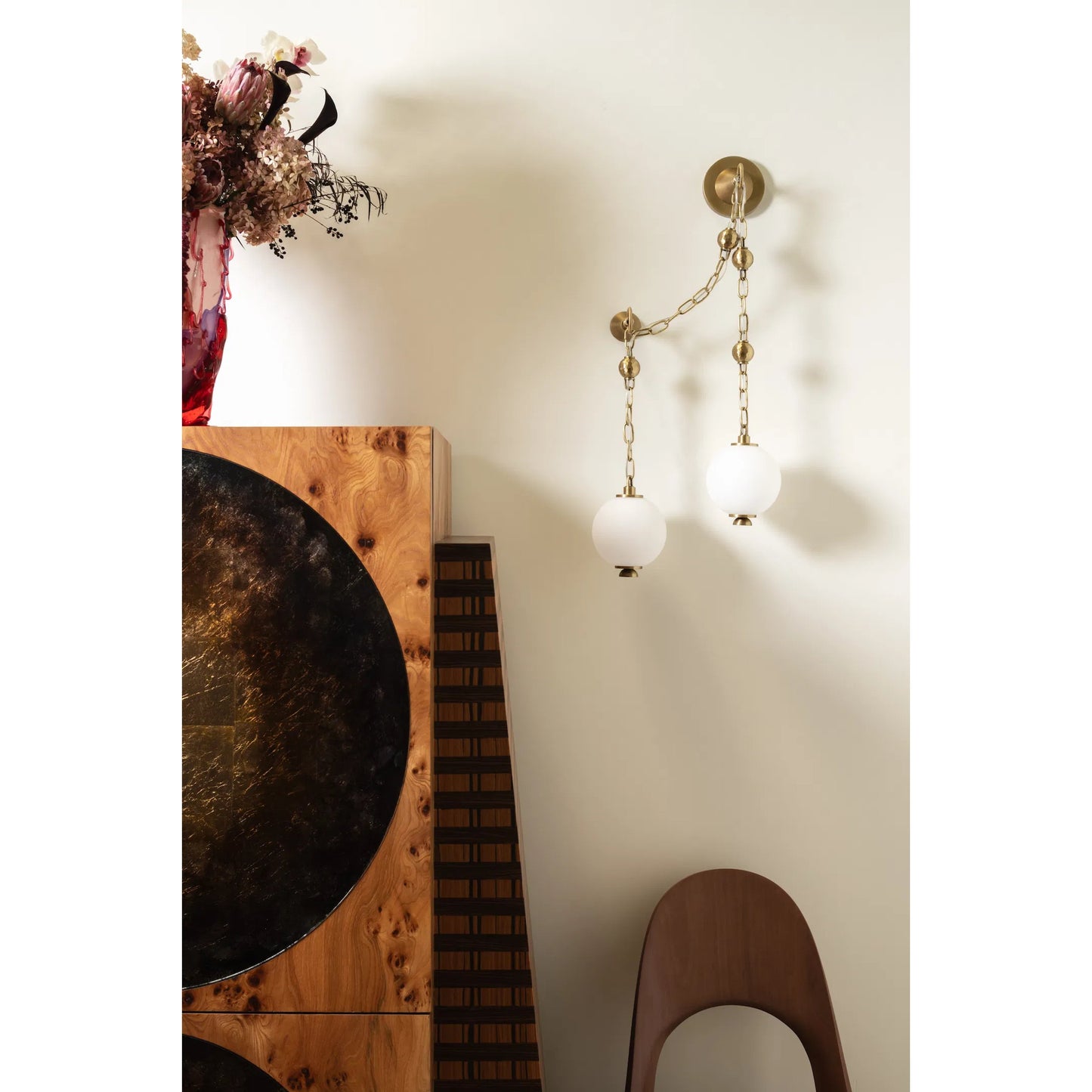 003 SI-2472516 | Lifestyle | Corda Wall Sconce by Corbett in vintage brass. Made from unique in a modern style.