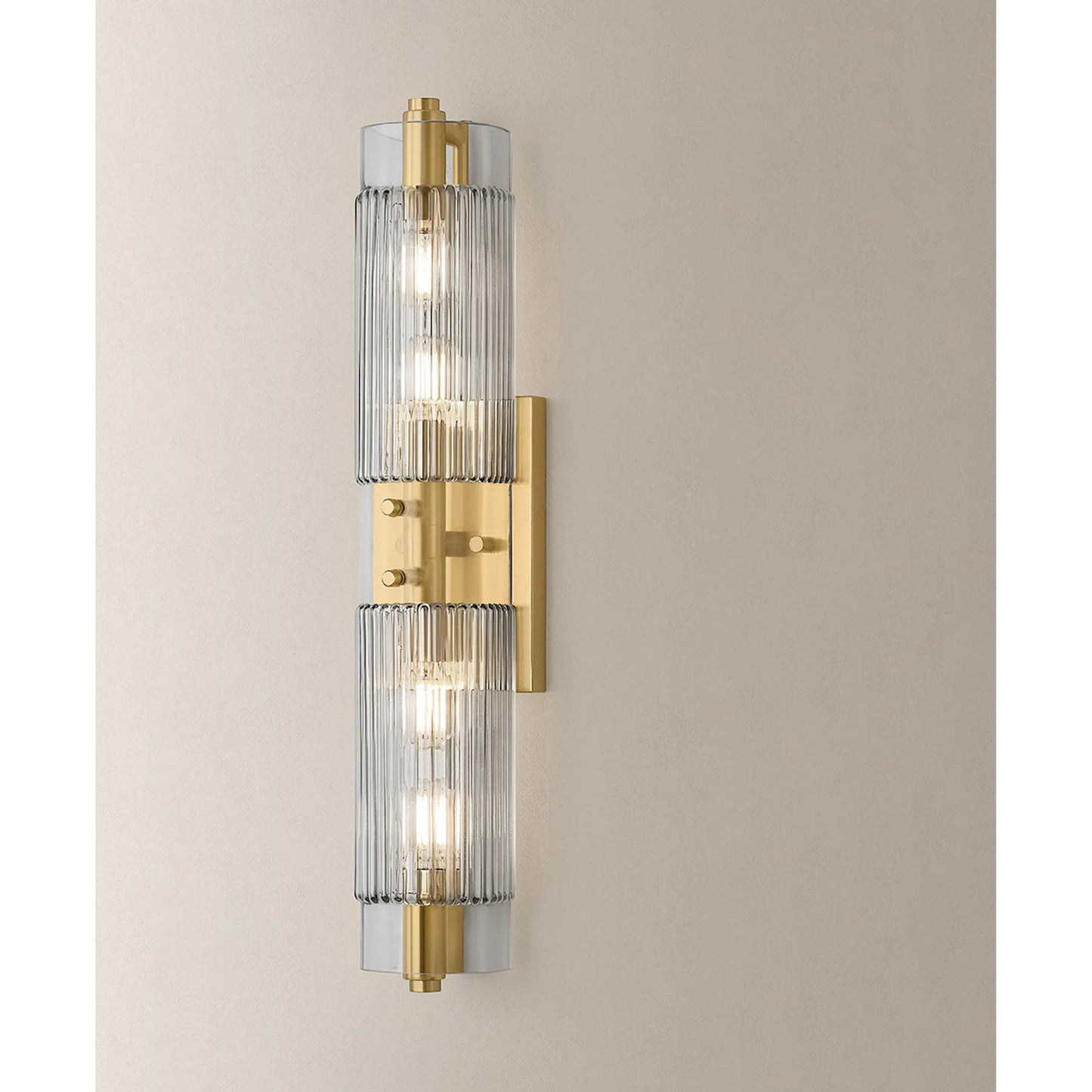 000 SI-2472519 | Lifestyle | Duoro Bath and Vanity by Corbett in vintage brass. Made from unique in a modern style.