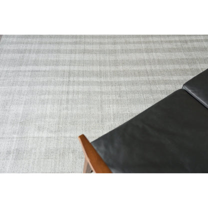 Robin Stripe 5624 Rug by Exquisite Rugs in light silver. Made from bamboo silk, new zealand wool in a unique style.
