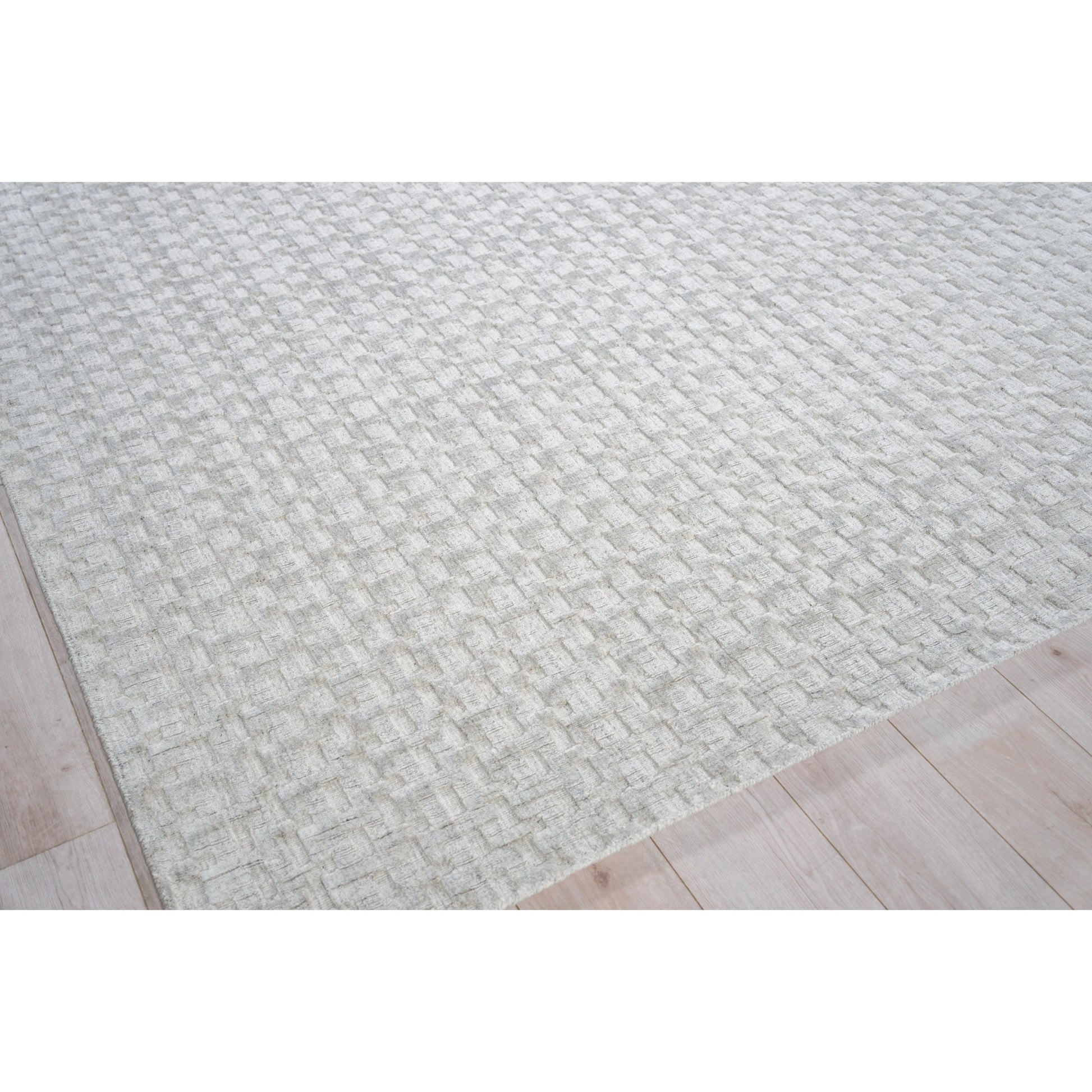 Monroe Silk 5625 Rug by Exquisite Rugs in light silver. Made from bamboo silk, new zealand wool in a unique style.