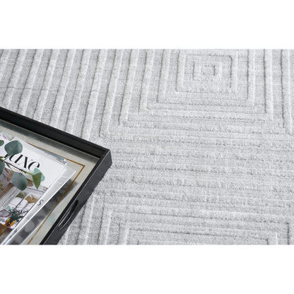 Castelli 5626 Rug by Exquisite Rugs in light silver. Made from bamboo silk, new zealand wool in a unique style.
