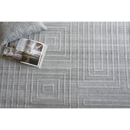 Castelli 5627 Rug by Exquisite Rugs in light gray. Made from bamboo silk, new zealand wool in a unique style.