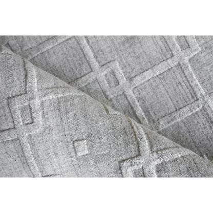 Castelli 5628 Rug by Exquisite Rugs in light silver. Made from bamboo silk, new zealand wool in a unique style.