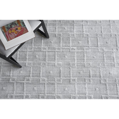 Castelli 5628 Rug by Exquisite Rugs in light silver. Made from bamboo silk, new zealand wool in a unique style.