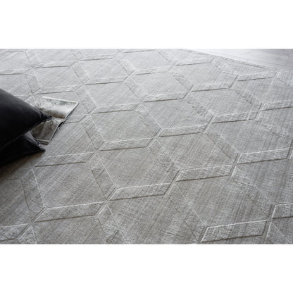 Castelli 5630 Rug by Exquisite Rugs in light silver. Made from bamboo silk, new zealand wool in a unique style.
