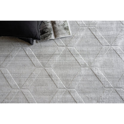 Castelli 5630 Rug by Exquisite Rugs in light silver. Made from bamboo silk, new zealand wool in a unique style.