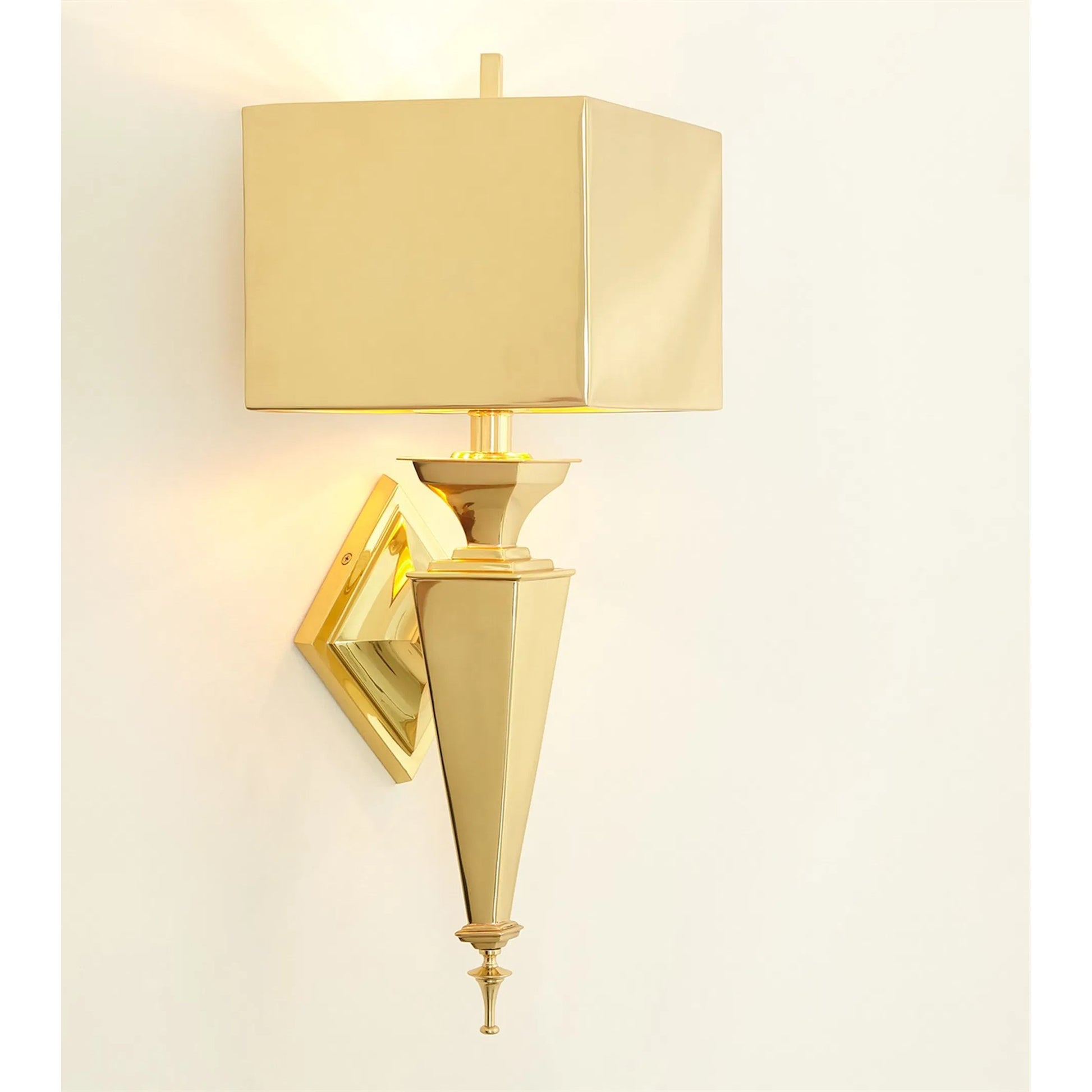 Diamond Sconce by Global Views. Made from unique in a modern style.