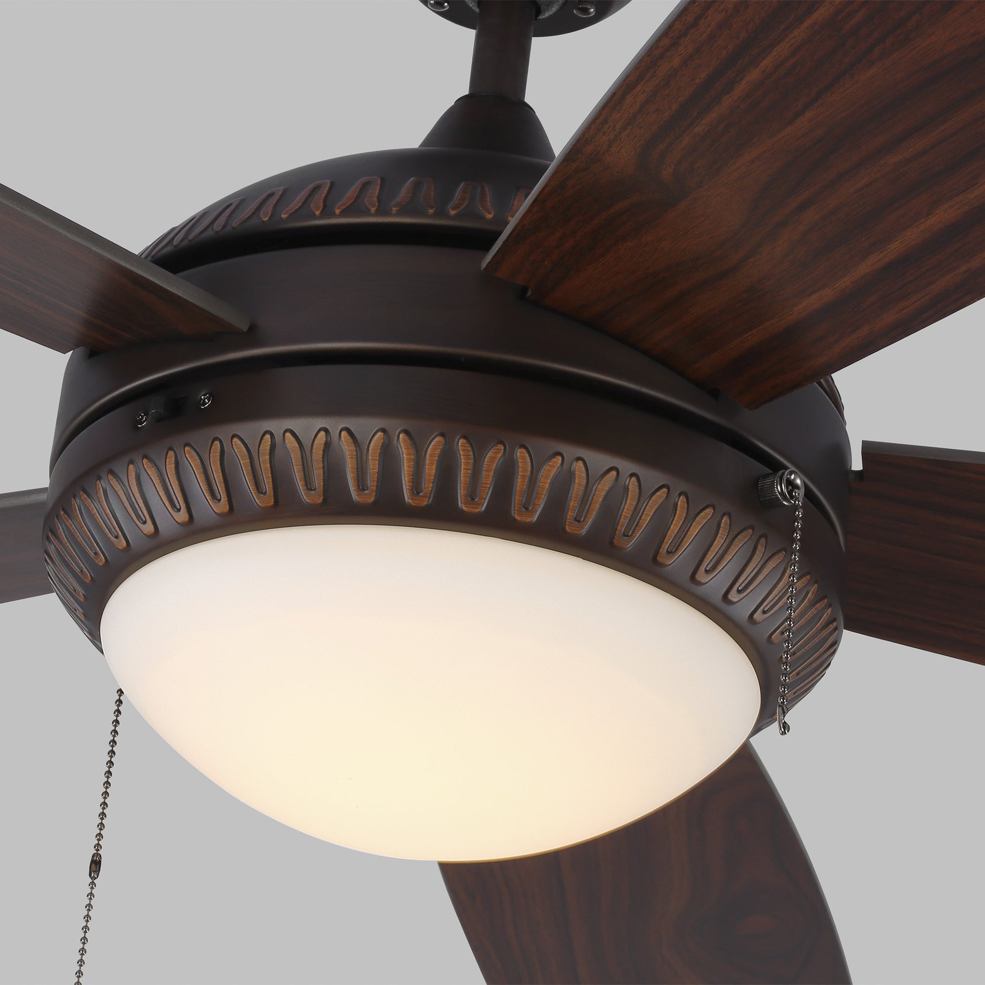 Discus Ornate by Monte Carlo in aged pewter. Made from steel in a modern style.