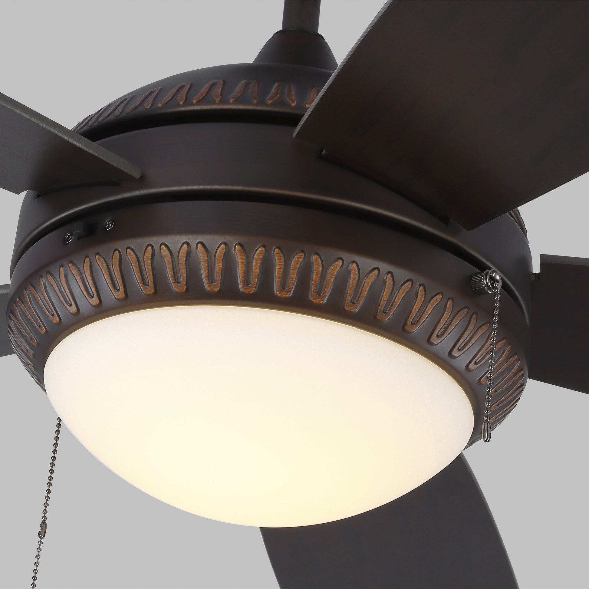 Discus Ornate by Monte Carlo in aged pewter. Made from steel in a modern style.