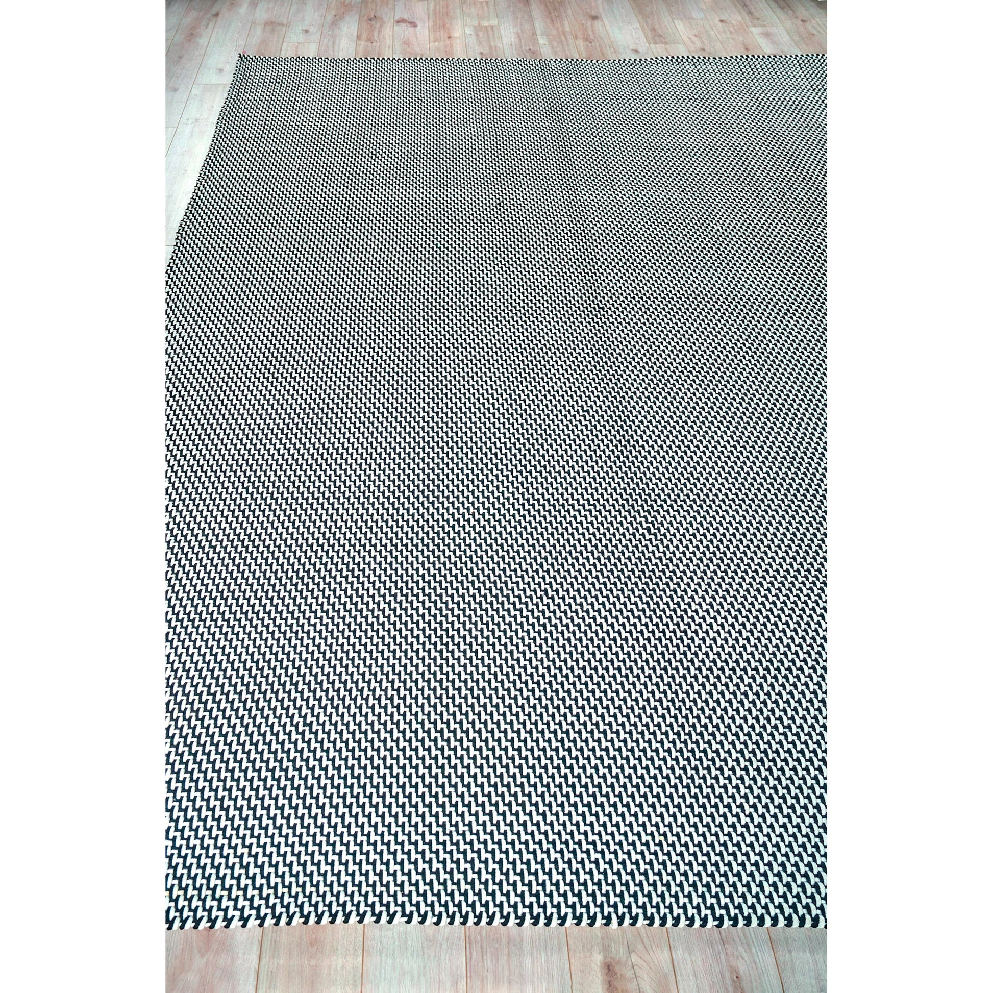 Harbor Rug by Exquisite Rugs. Made from polypropylene in a unique style.